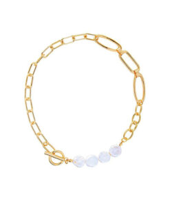 Gold necklace with pearls